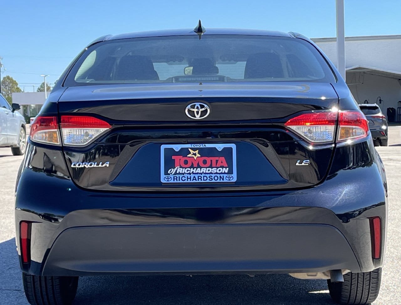 Used 2025 Toyota Corolla LE FWD image 5