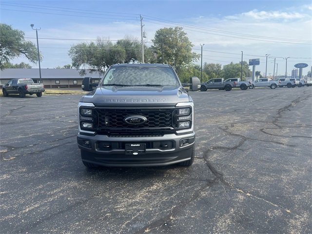 New 2026 Ford F250 4x4 Crew Cab Super Duty image 2