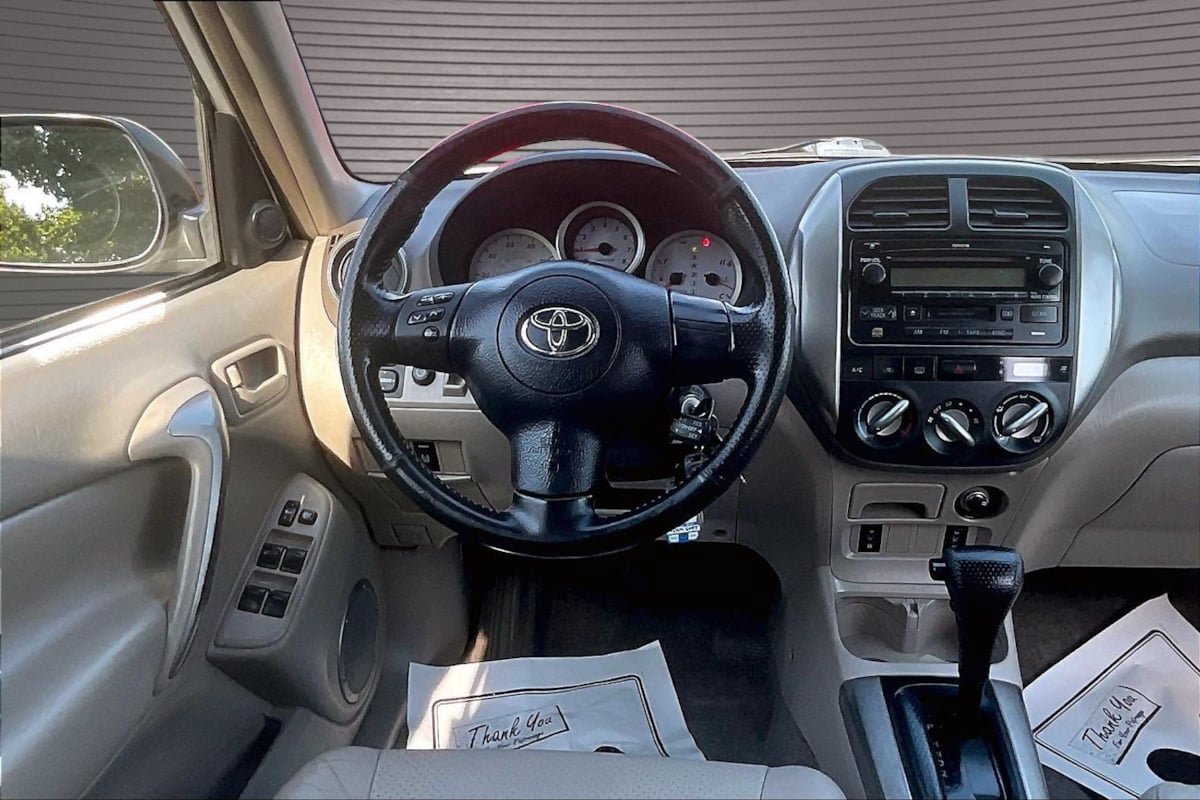 Used 2004 Toyota RAV4 4WD image 8