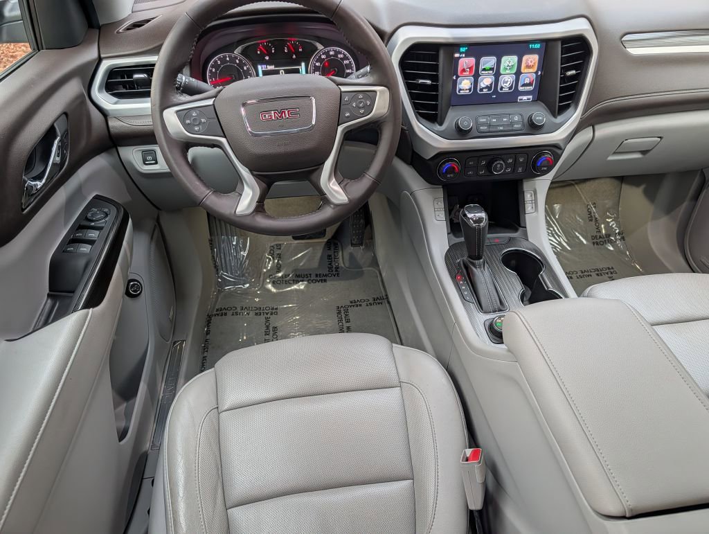Used 2017 GMC Acadia SLT image 16