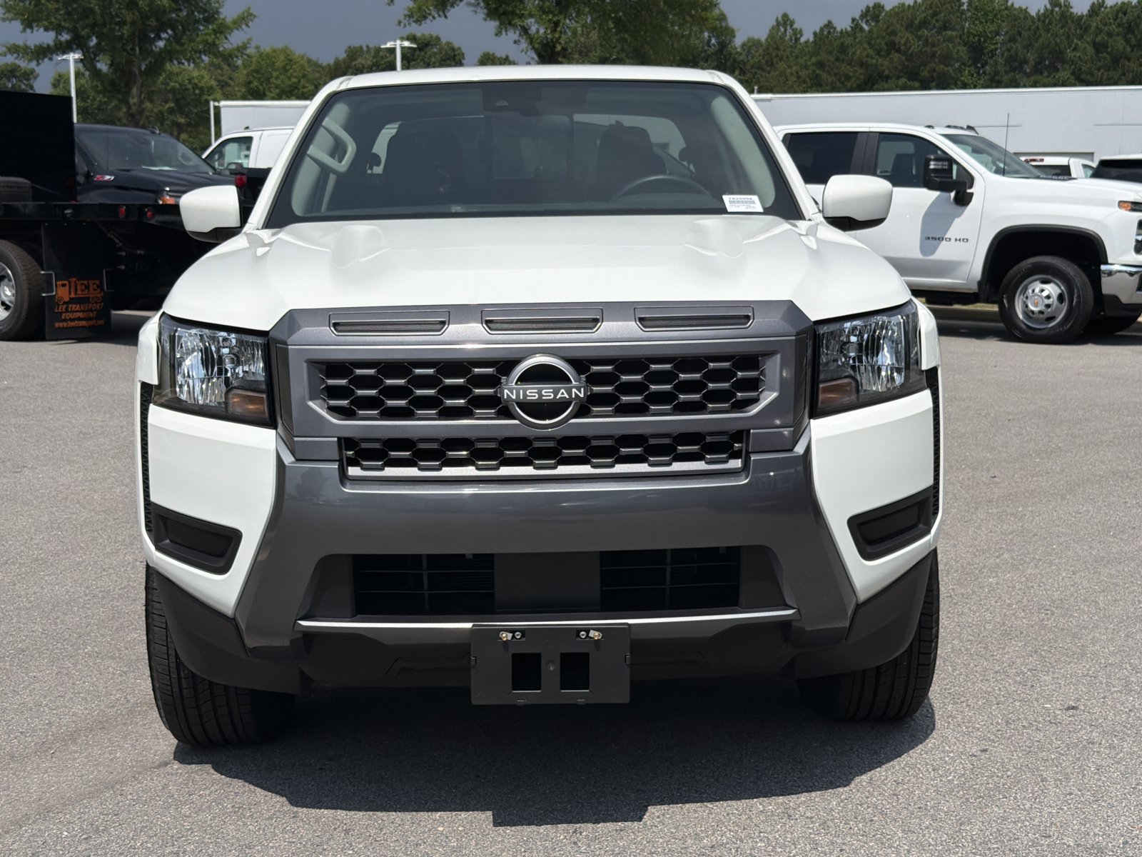 Used 2025 Nissan Frontier SV RWD image 6