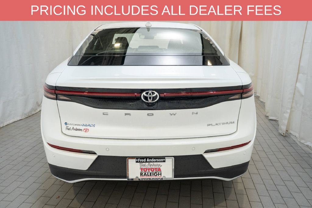 Used 2026 Toyota Crown Platinum AWD/4WD image 4