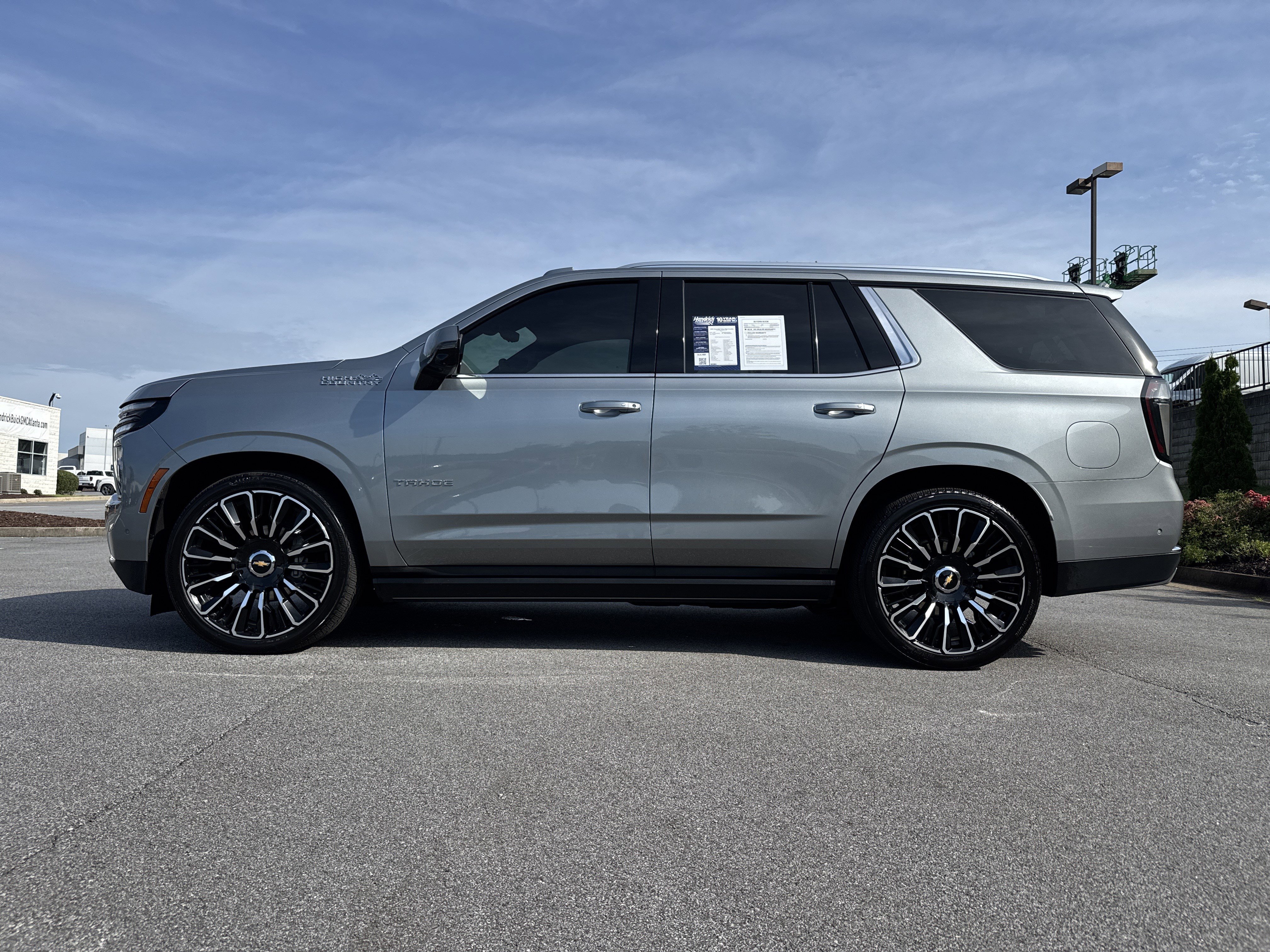 Used 2025 Chevrolet Tahoe High Country AWD/4WD image 7
