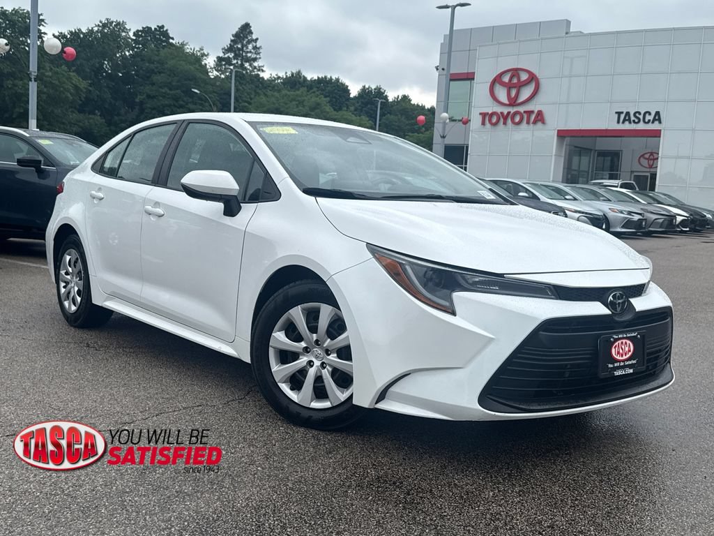 Used 2024 Toyota Corolla LE FWD image 1