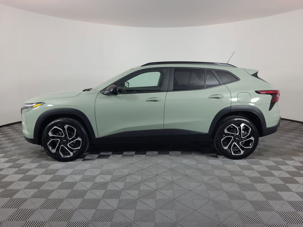 Used 2024 Chevrolet Trax RS w/ Driver Confidence Package FWD image 6