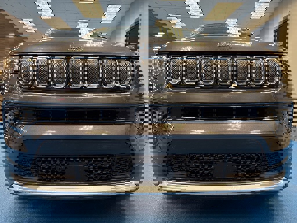 Used 2022 Jeep Compass Limited image 13