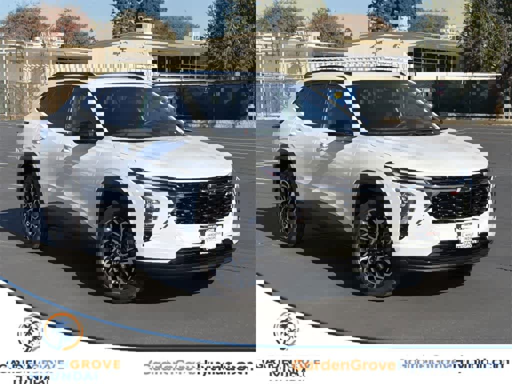 Used 2025 Chevrolet Trax RS w/ Sunroof Package image 1