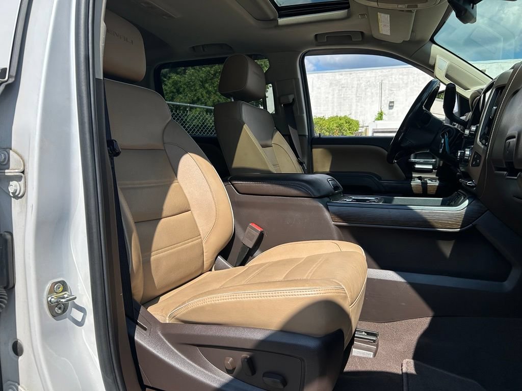 Used 2019 GMC Sierra 2500 Denali w/ Duramax Plus Package AWD/4WD image 18