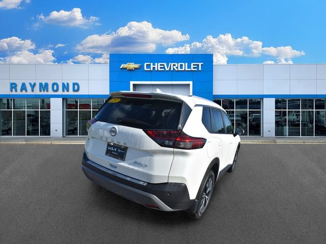 Used 2023 Nissan Rogue SV AWD/4WD image 3