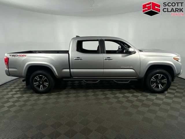 Used 2017 Toyota Tacoma TRD Sport w/ Premium & Technology Package AWD/4WD image 10