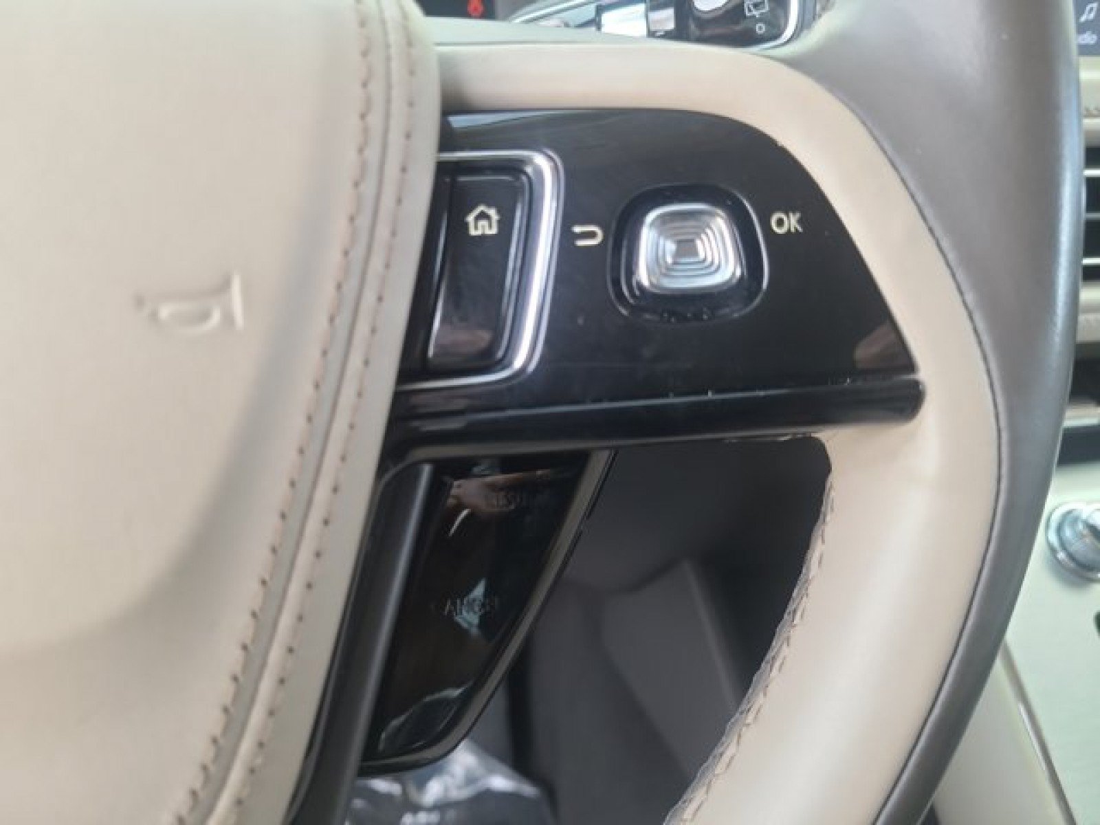 Used 2021 Lincoln Aviator AWD w/ Class IV Trailer Tow Package image 30