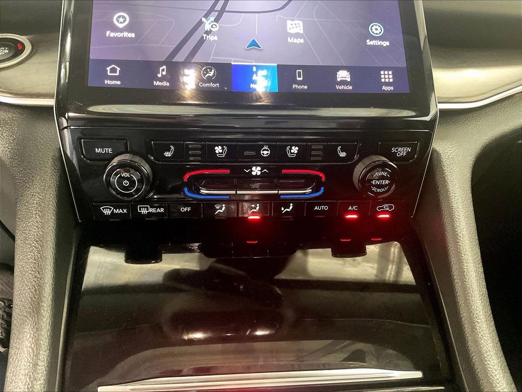 Used 2023 Jeep Grand Cherokee 30th Anniversary AWD/4WD image 26