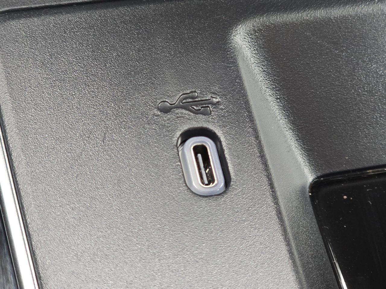 New 2026 Toyota Corolla Cross XLE image 8