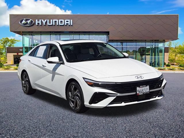 Used 2025 Hyundai Elantra Limited FWD image 2