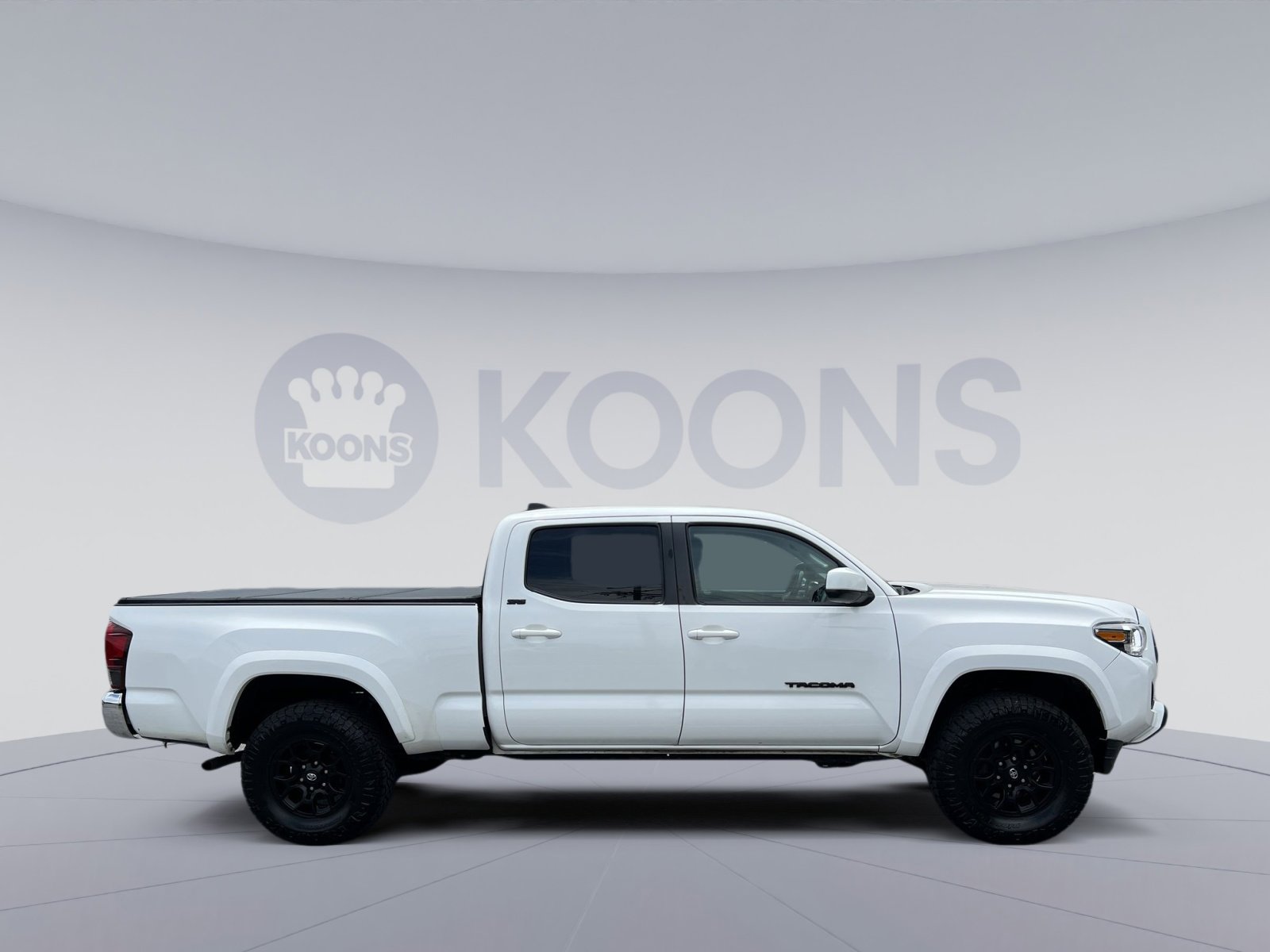 Used 2022 Toyota Tacoma SR5 AWD/4WD image 8