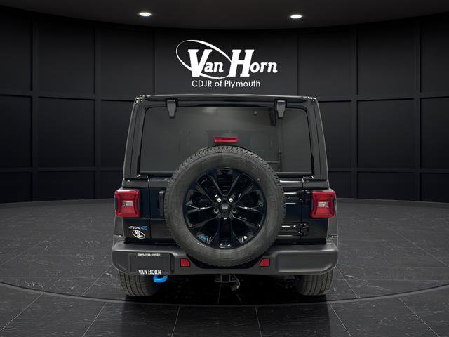 Used 2022 Jeep Wrangler Unlimited Sahara w/ Cold Weather Group AWD/4WD image 4