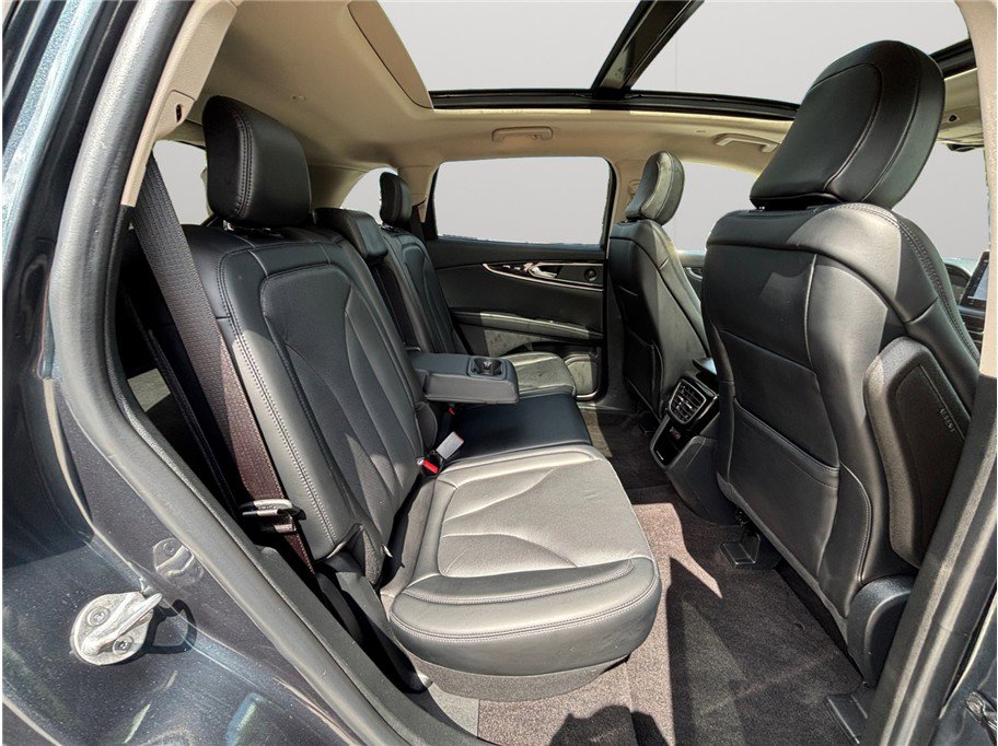 Used 2021 Lincoln Nautilus Reserve image 45