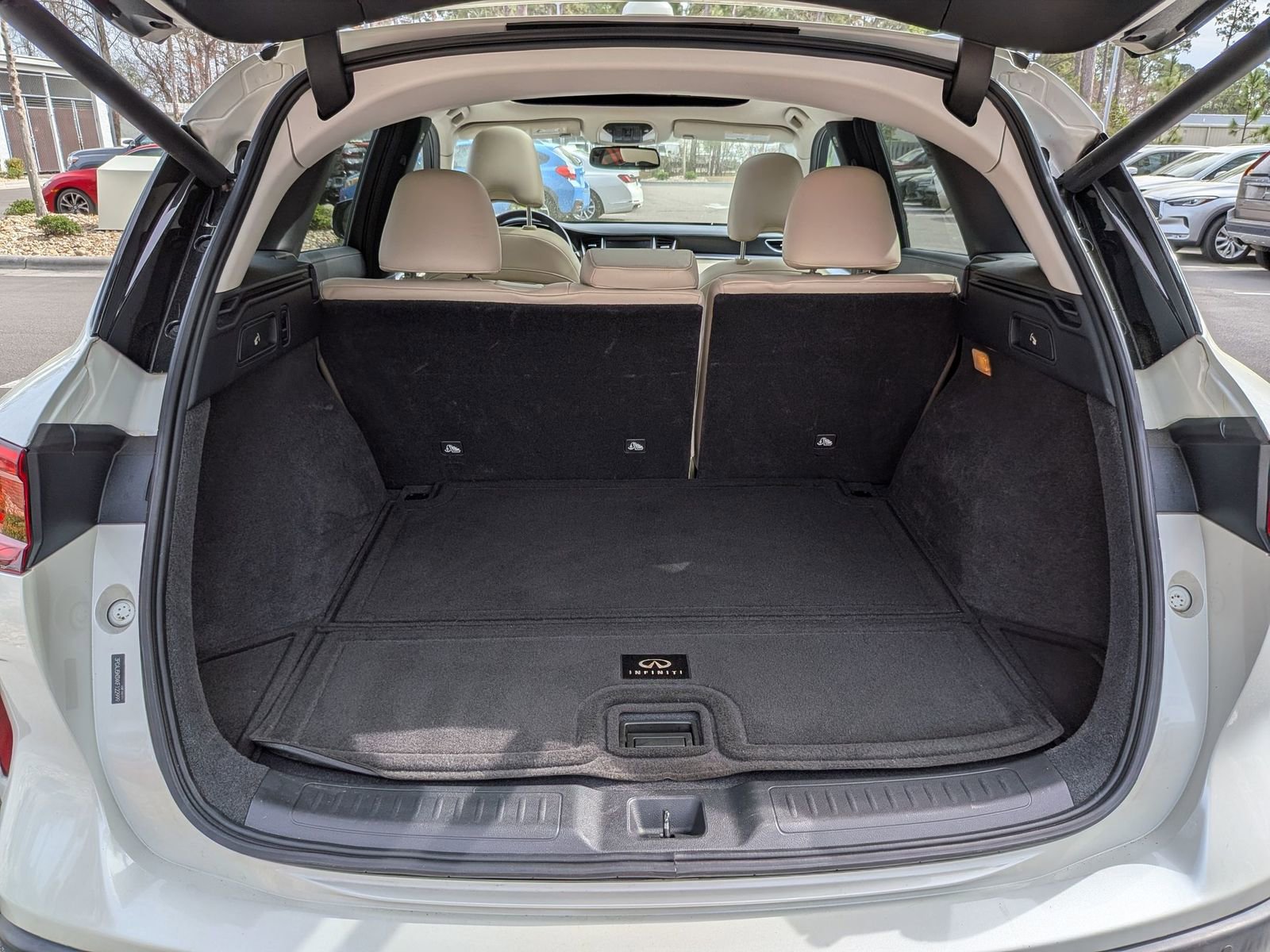 Used 2019 INFINITI QX50 Essential w/ Premium Heat Package image 35