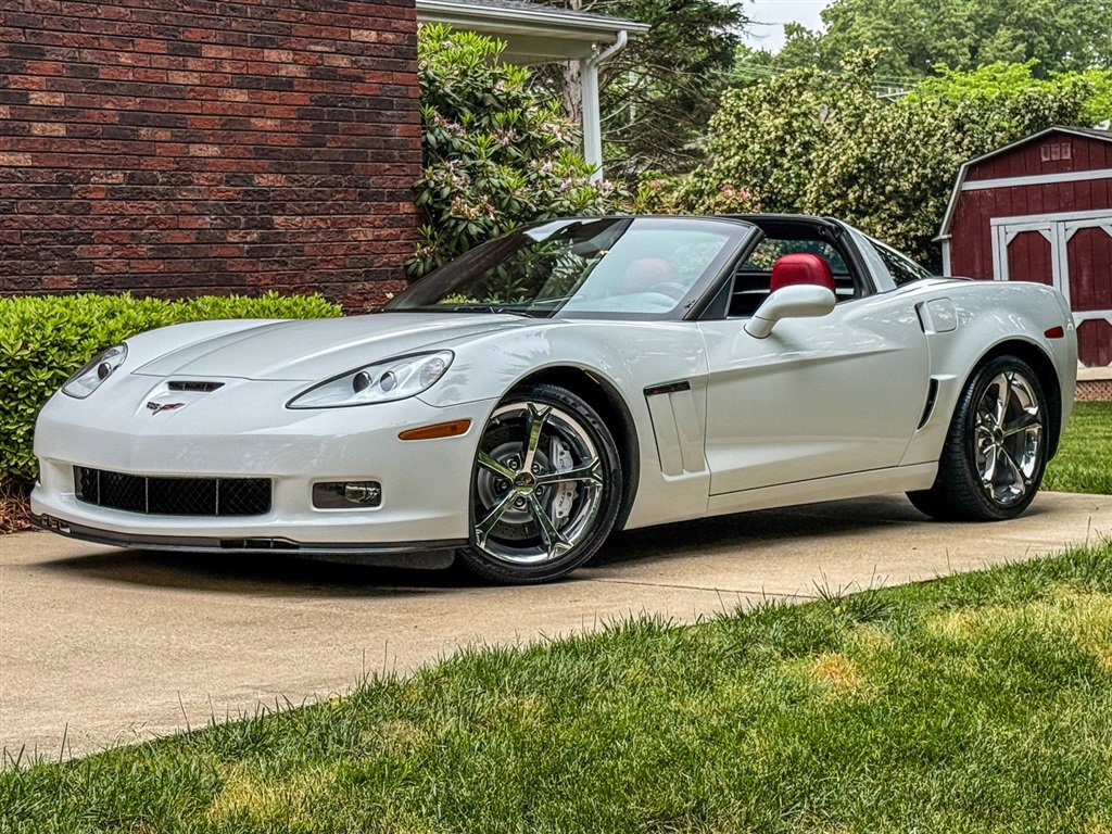 Used 2011 Chevrolet Corvette Grand Sport w/ Preferred Equipment Group RWD image 14
