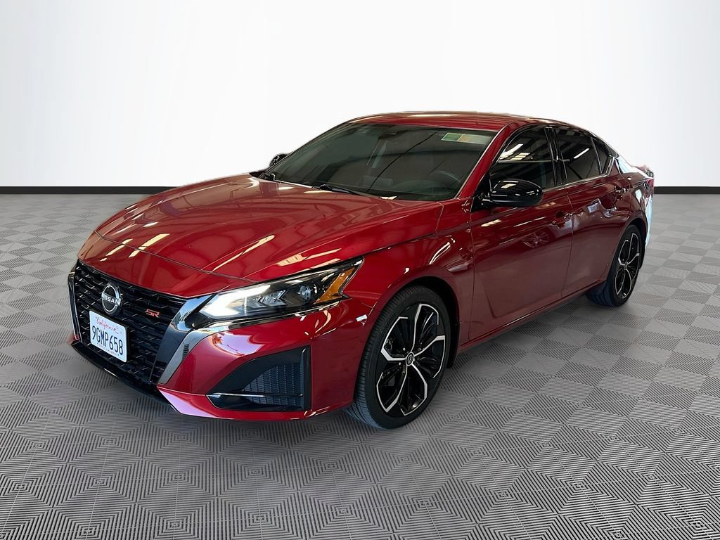 Used 2023 Nissan Altima 2.5 SR FWD image 3