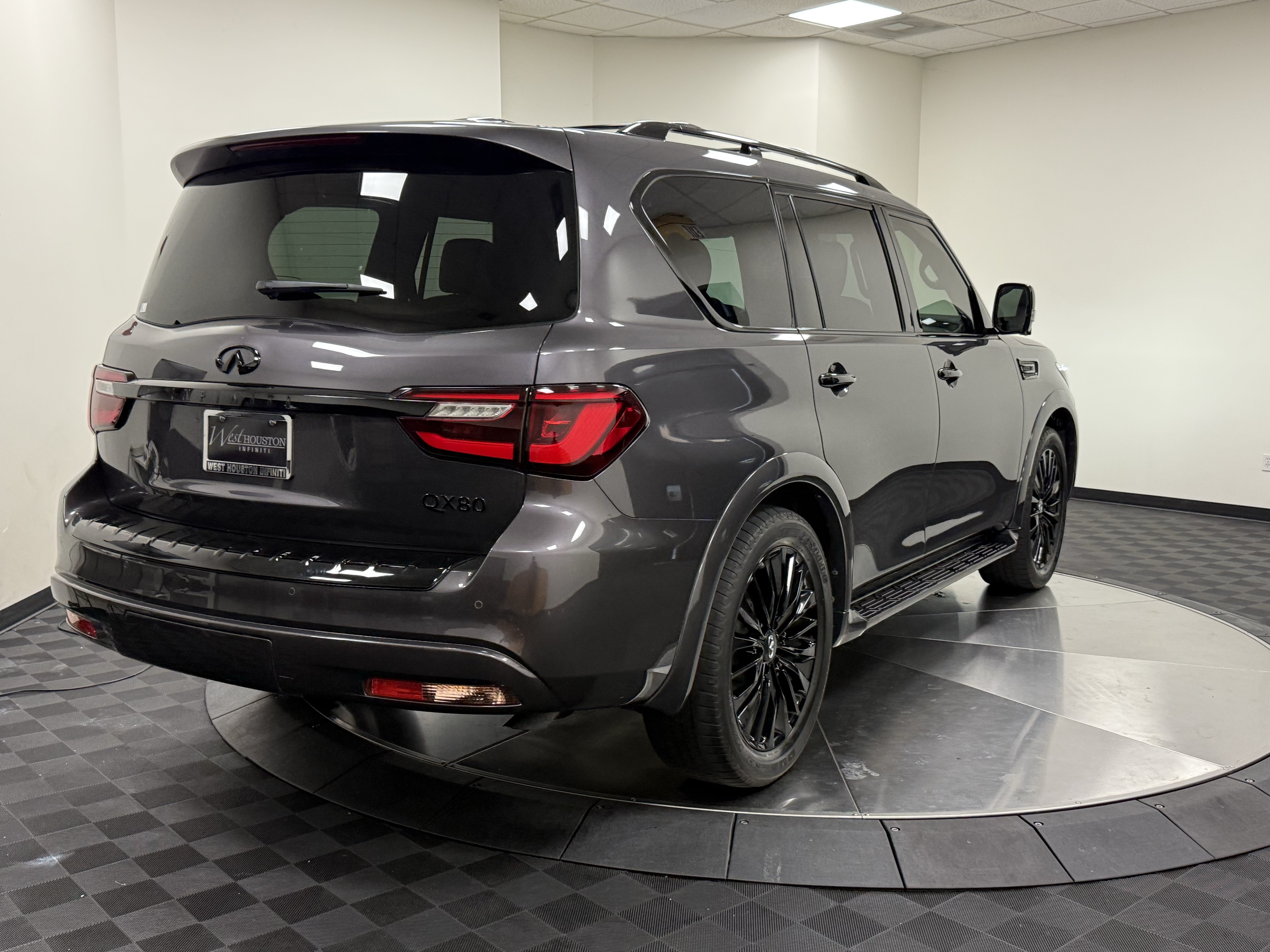 Certified 2023 INFINITI QX80 Sensory w/ Cargo Package RWD image 7