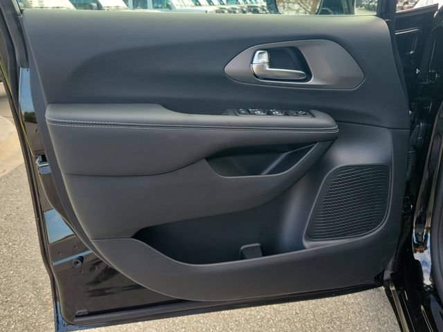 New 2026 Chrysler Voyager LX FWD image 13