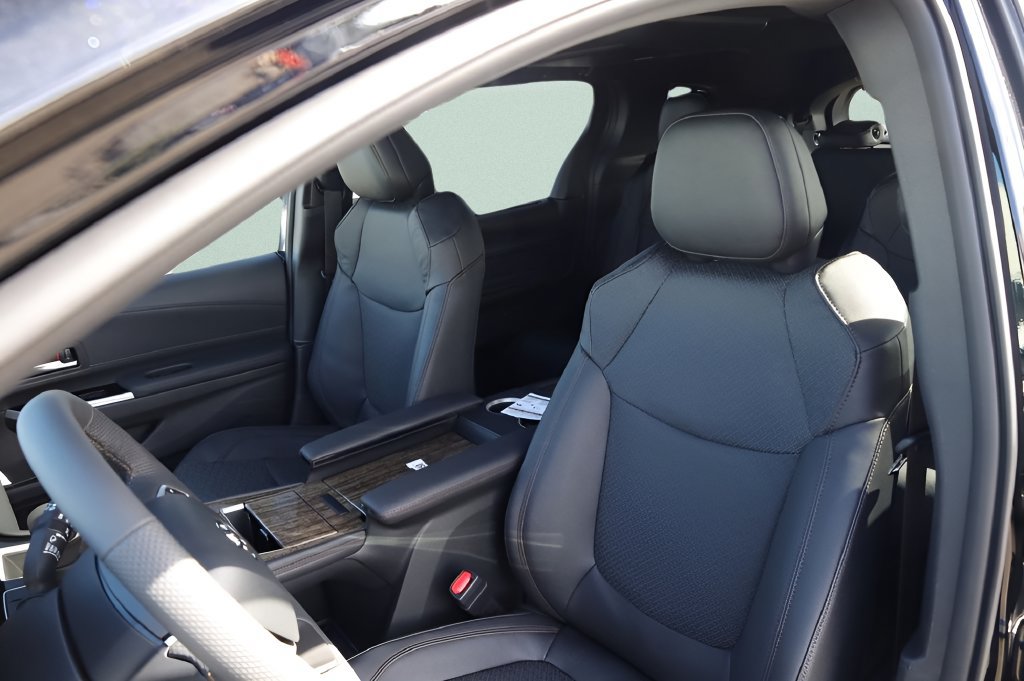 New 2026 Toyota Sienna Limited AWD/4WD image 8