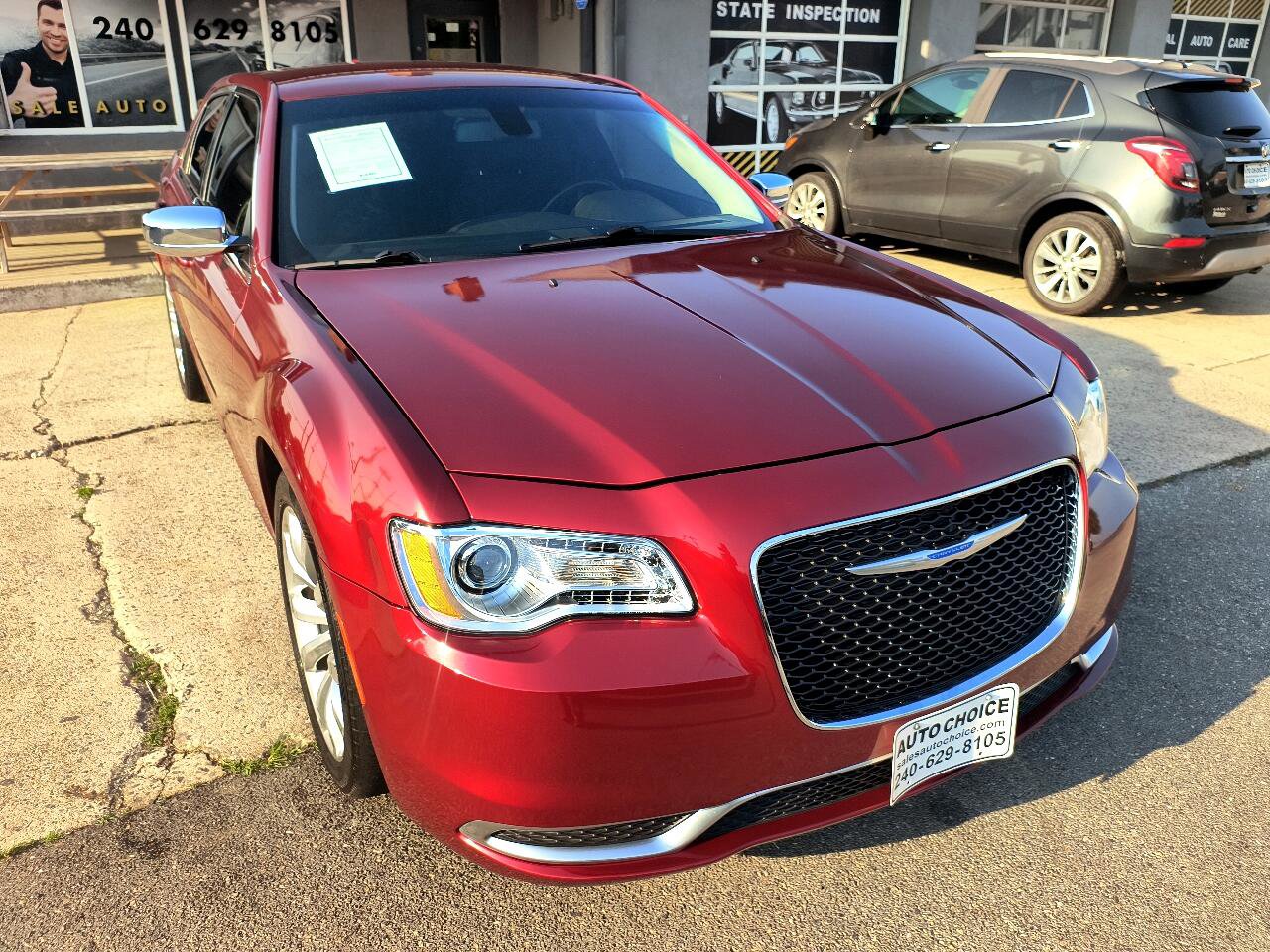 Used 2019 Chrysler 300 Touring w/ Chrome Appearance Package image 23