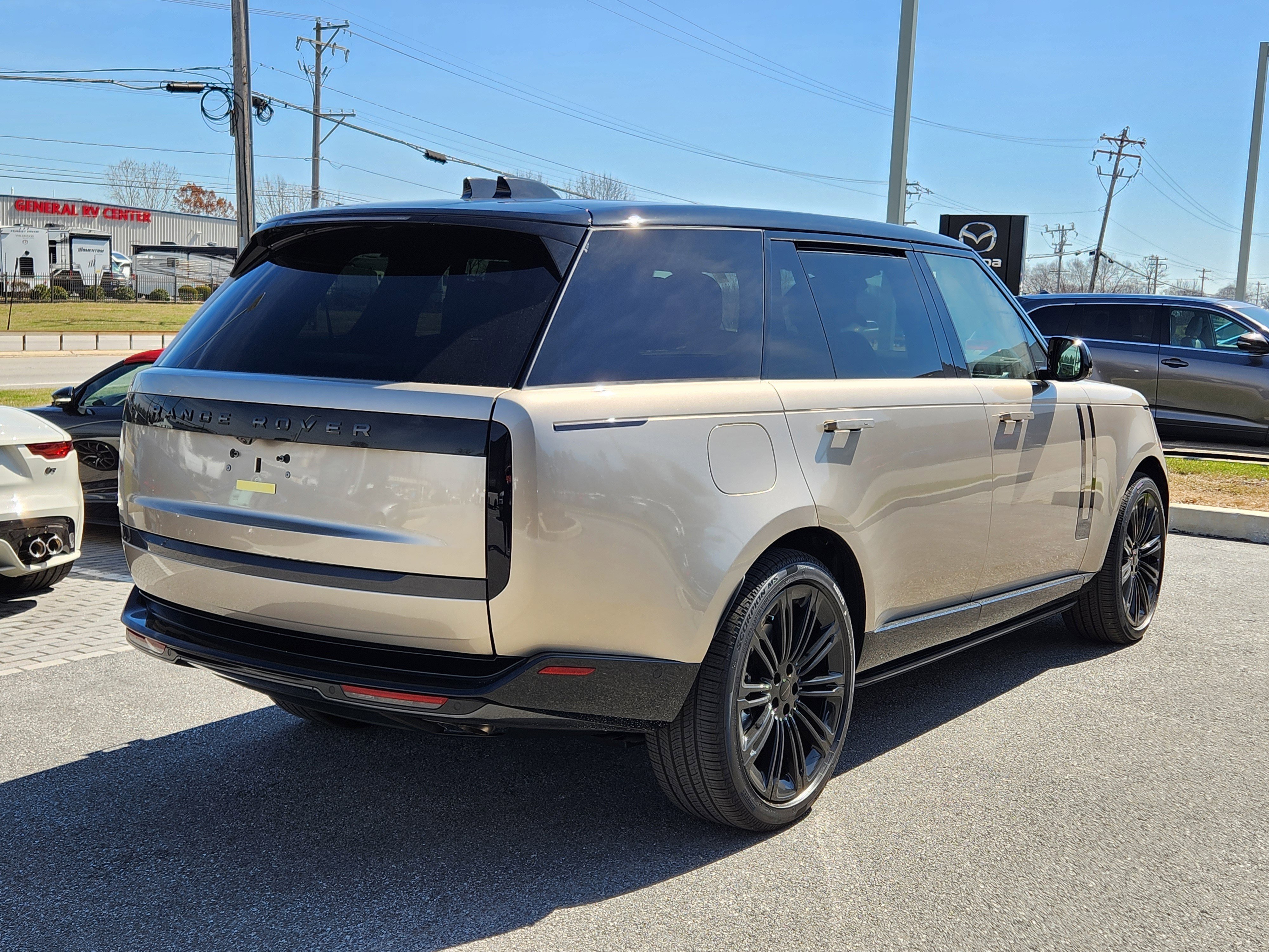 New 2026 Land Rover Range Rover Long Wheelbase SE image 4