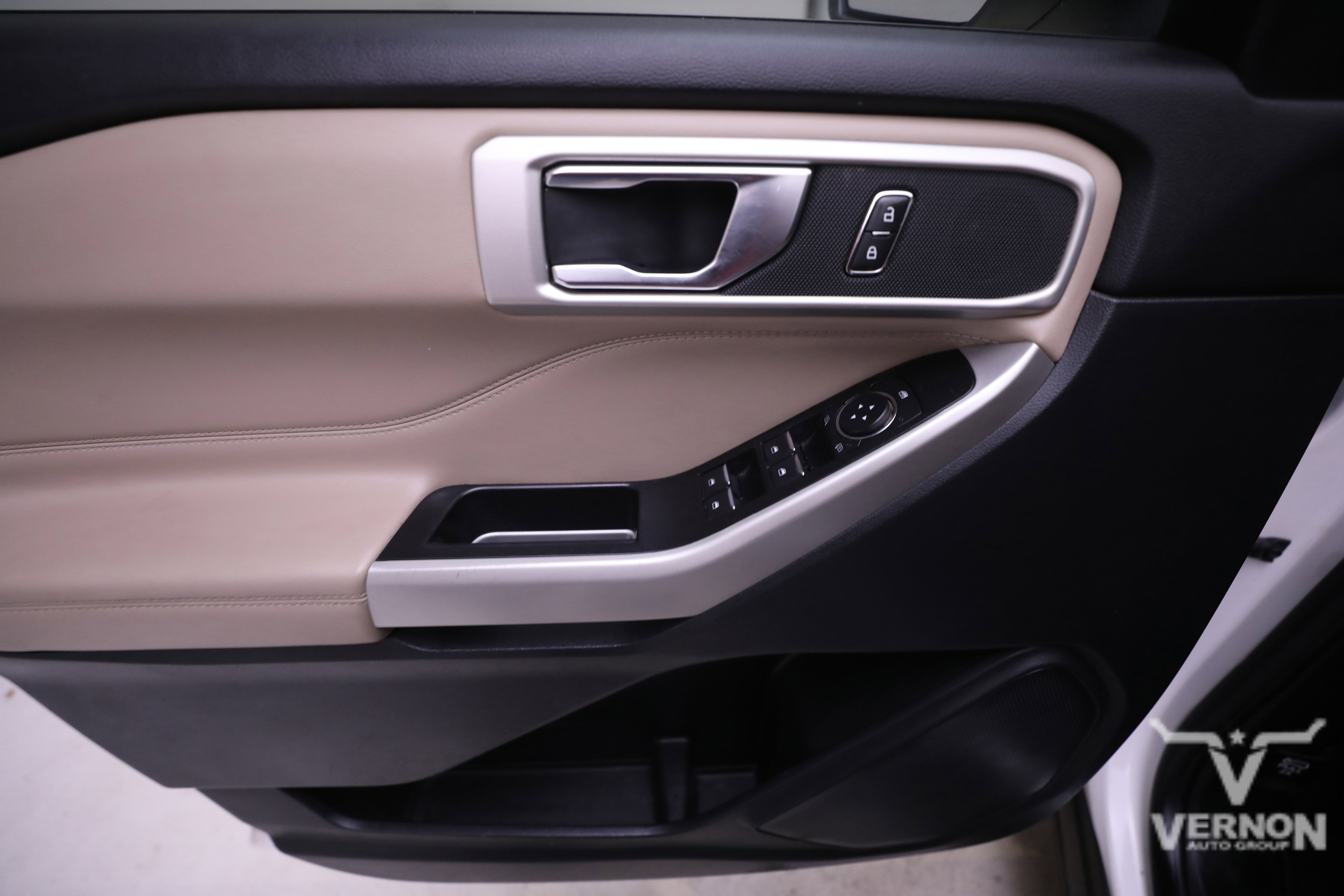 Used 2020 Ford Explorer XLT w/ Equipment Group 202A image 20