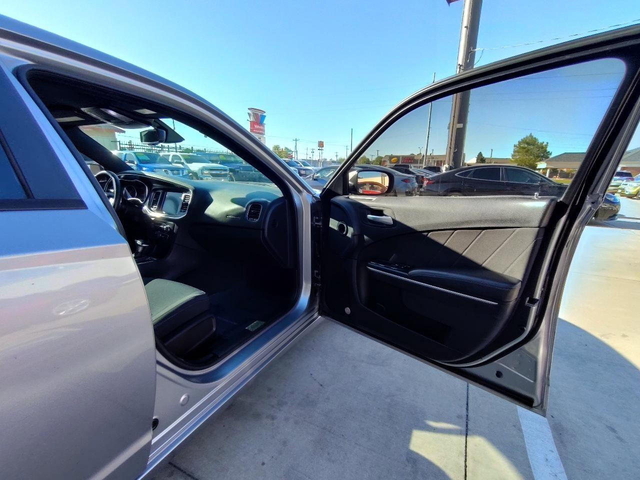 Used 2015 Dodge Charger SXT RWD image 45