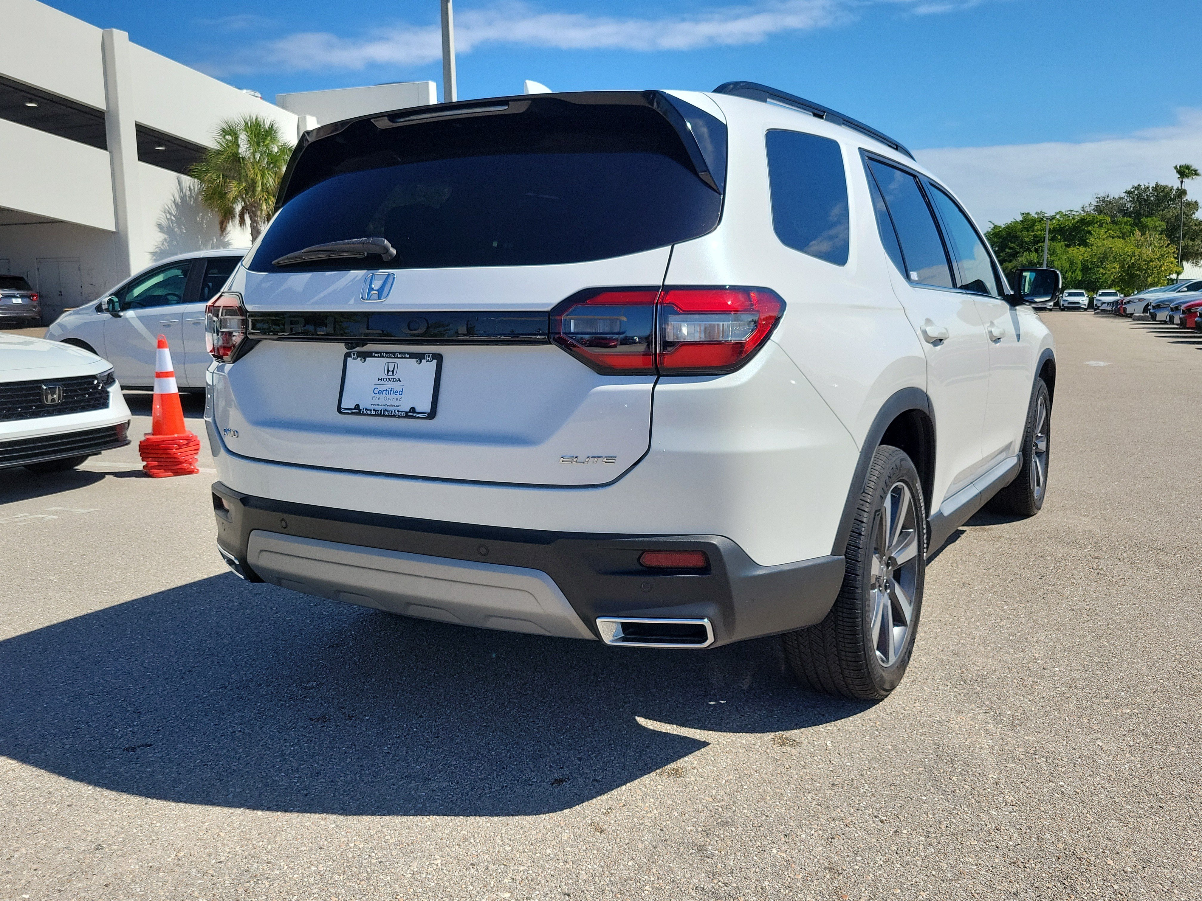 Certified 2025 Honda Pilot Elite image 6