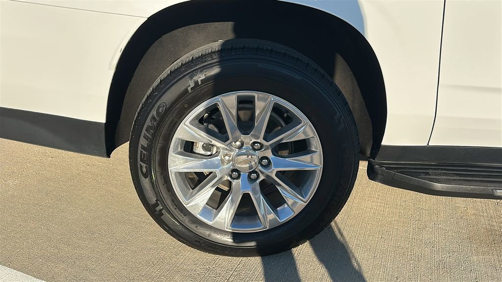 Used 2023 Chevrolet Suburban Premier image 16