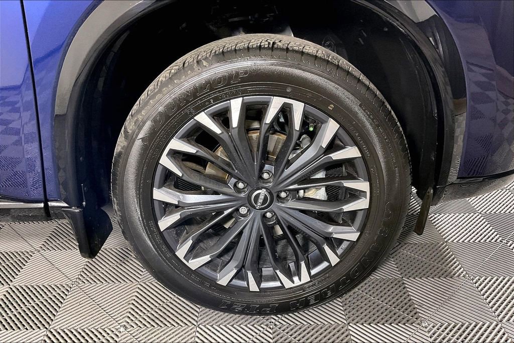 Used 2025 Nissan Rogue Platinum w/ Platinum Premium Package image 11