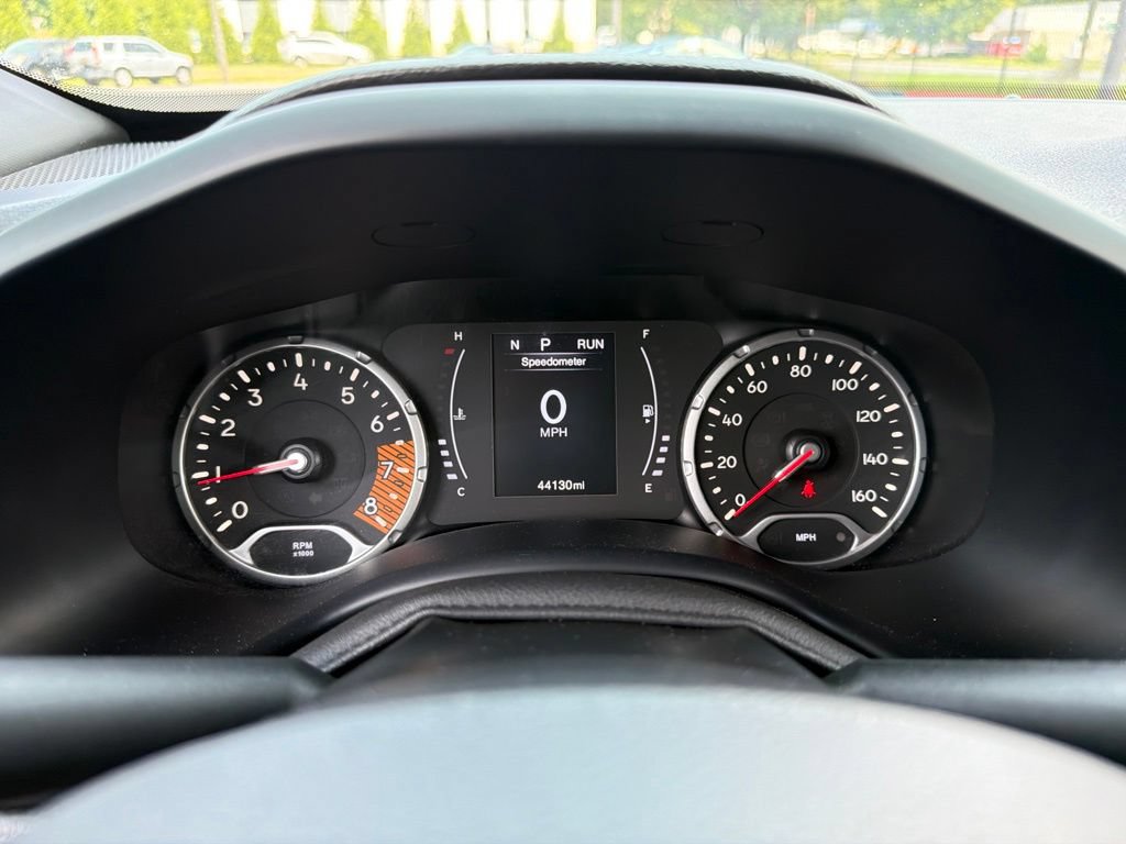 Used 2023 Jeep Renegade Latitude AWD/4WD image 9