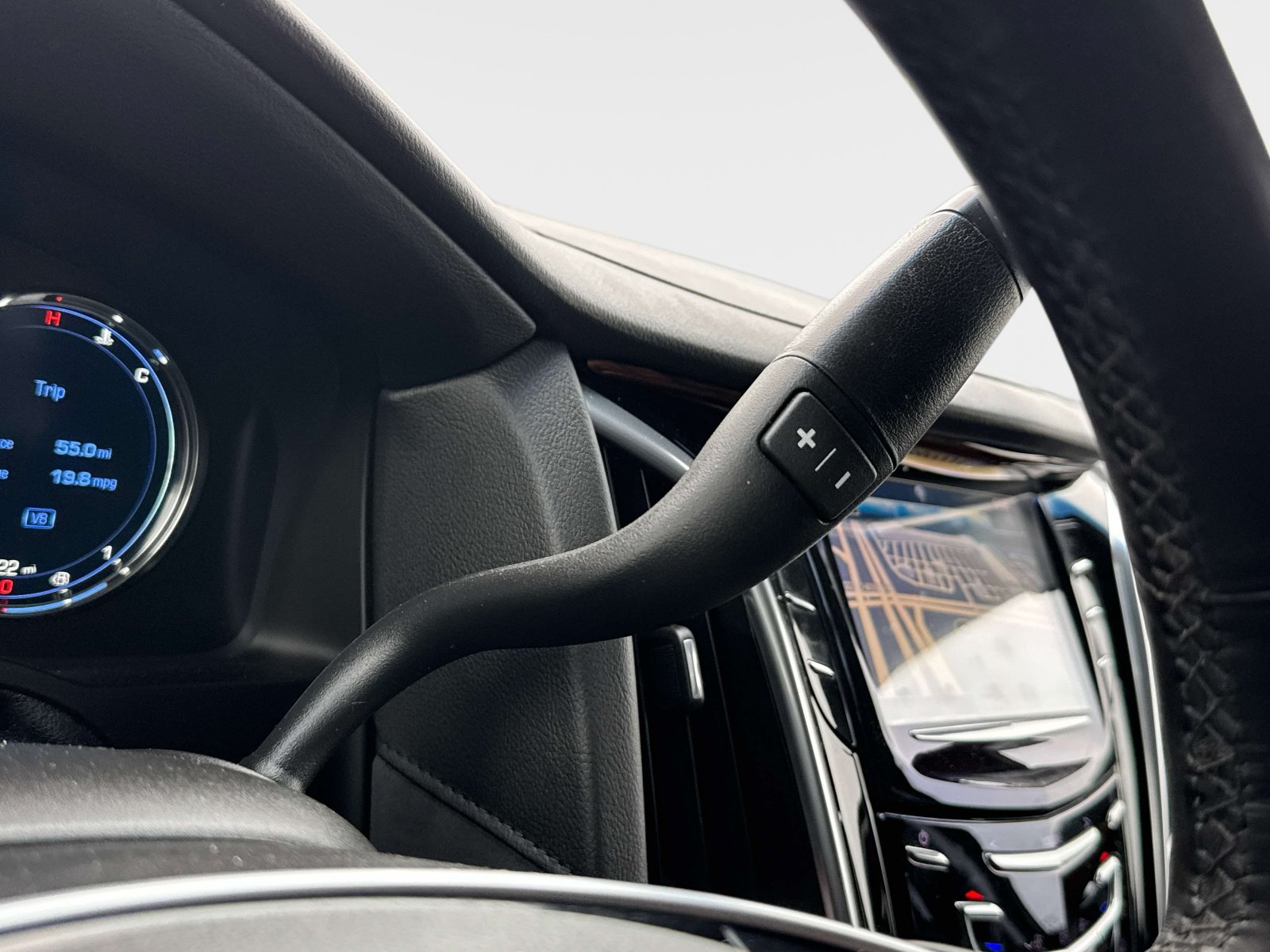 Used 2019 Cadillac Escalade Luxury AWD/4WD image 11