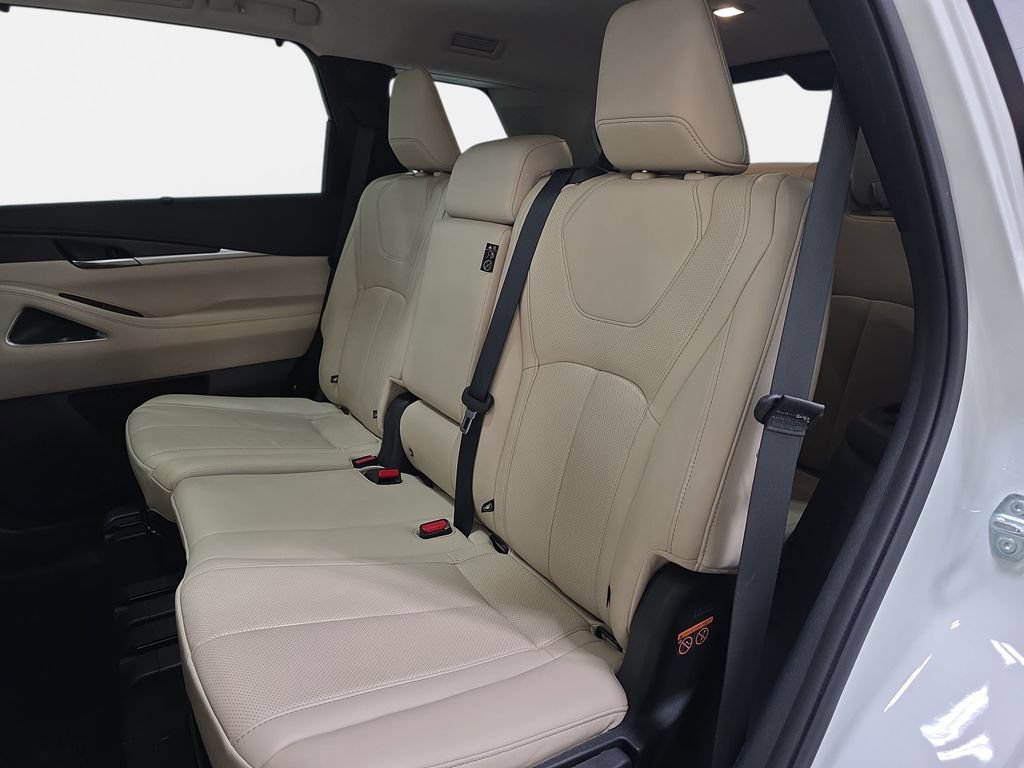 Certified 2023 INFINITI QX60 Sensory w/ Vision Package AWD/4WD image 11