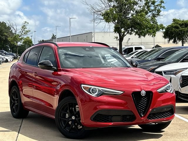 Used 2021 Alfa Romeo Stelvio Sprint w/ Nero Edizione RWD image 2