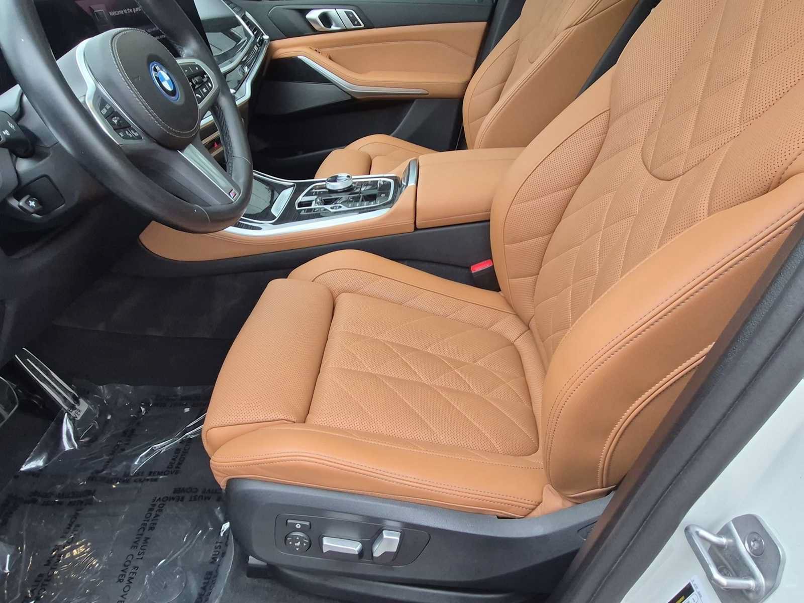 Used 2024 BMW X5 xDrive50e w/ Executive Package AWD/4WD image 17