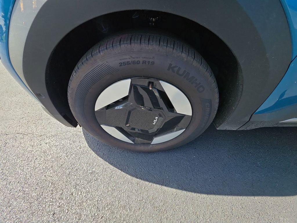 Used 2026 Kia EV9 Wind image 10