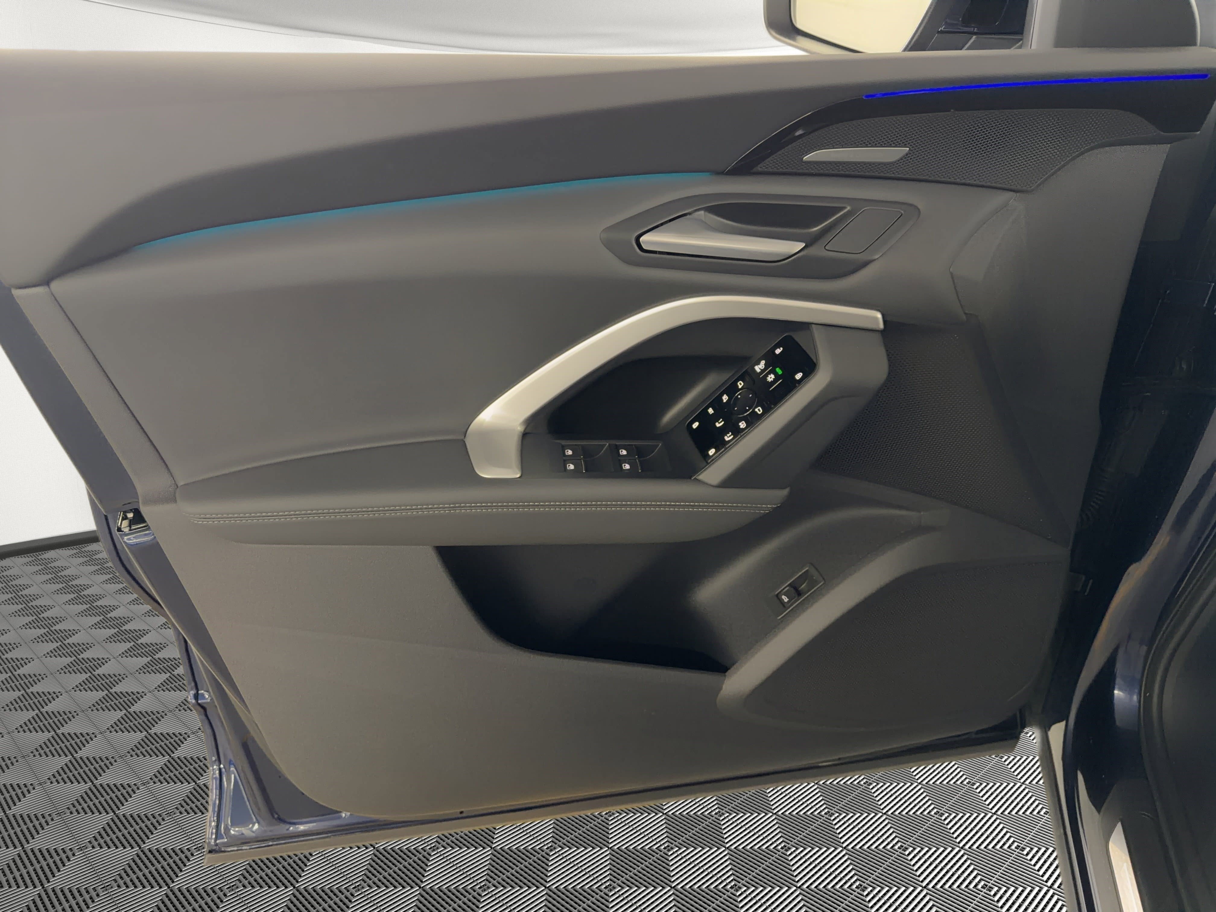 Certified 2025 Audi Q5 Premium Plus w/ Premium Plus image 14