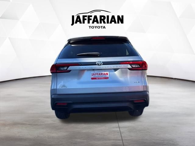 Certified 2024 Toyota Grand Highlander XLE image 7