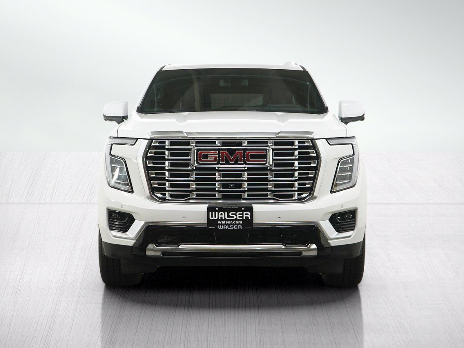 Used 2025 GMC Yukon XL Denali AWD/4WD image 9