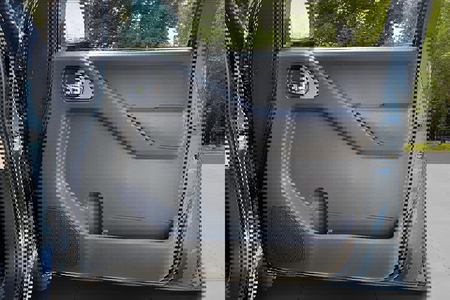 Used 2013 Nissan Frontier SV w/ SV Value Truck Pkg image 31