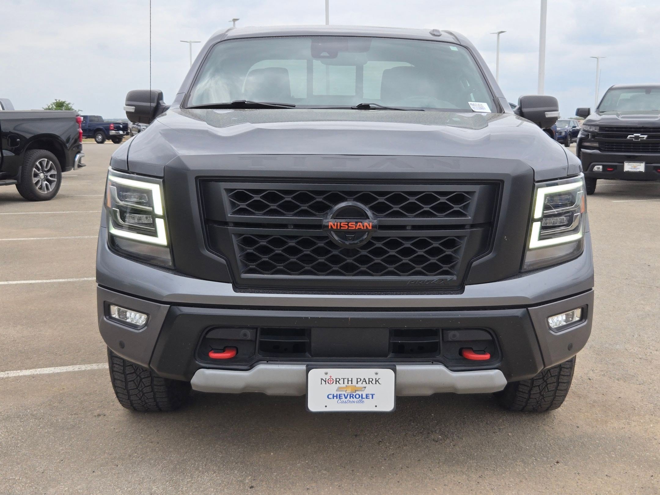Used 2021 Nissan Titan PRO-4X w/ Pro-4x Convenience Package image 8