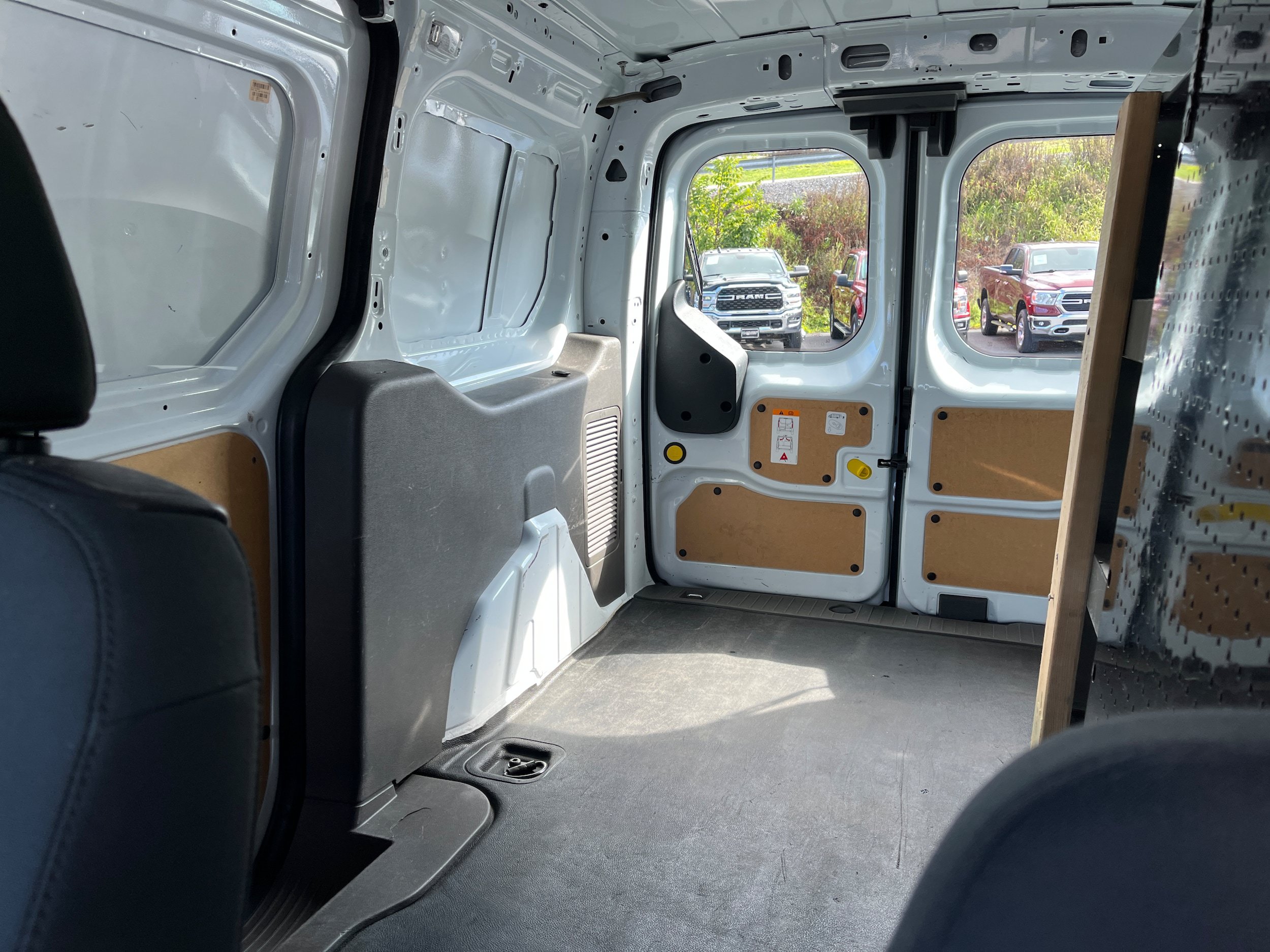 Certified 2020 Ford Transit Connect XL FWD image 25