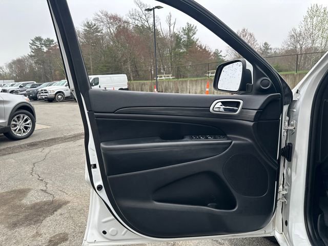 Used 2019 Jeep Grand Cherokee Altitude AWD/4WD image 23