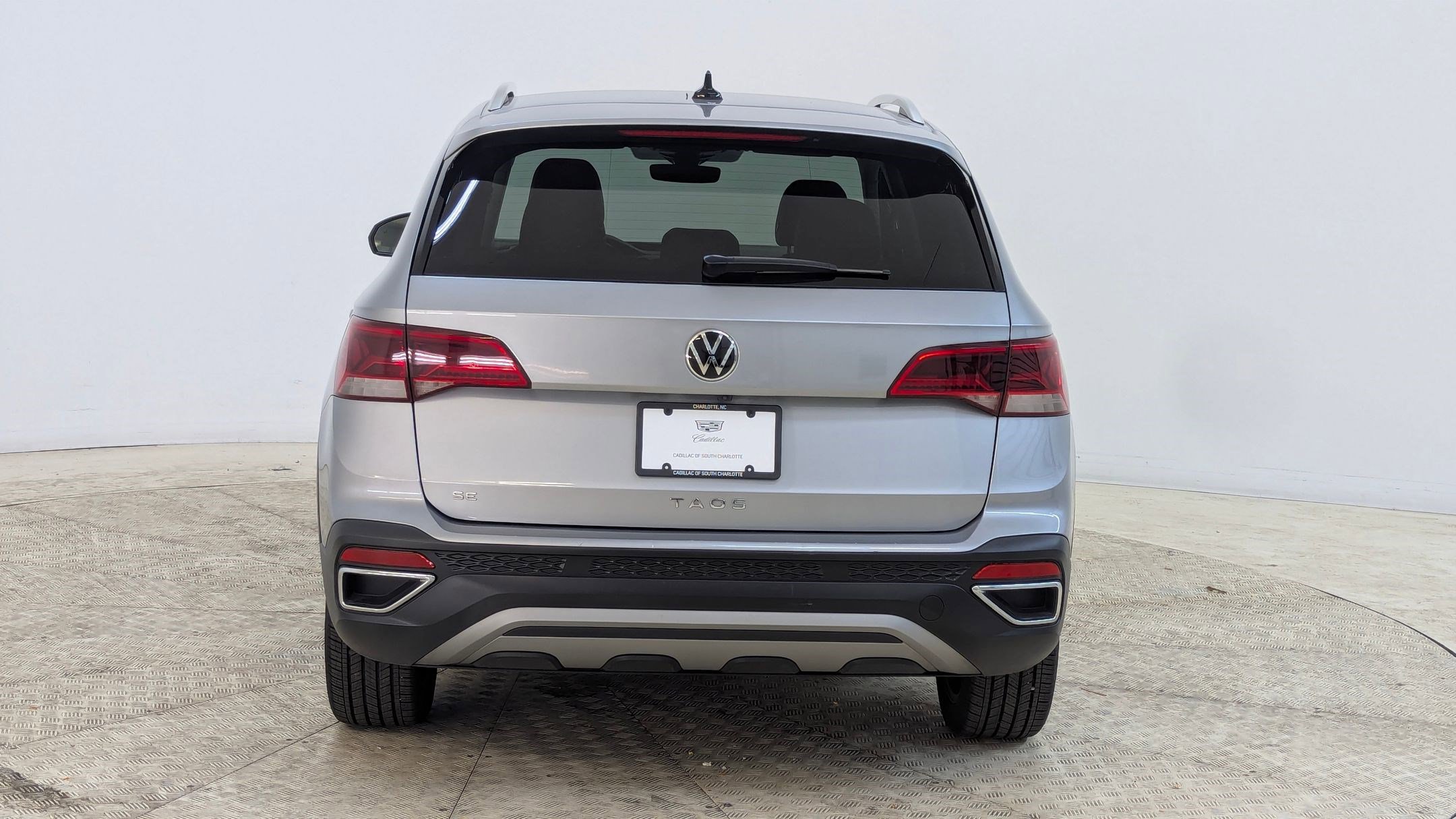 Used 2024 Volkswagen Taos SE image 10