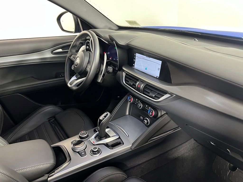 Used 2024 Alfa Romeo Stelvio Veloce image 33
