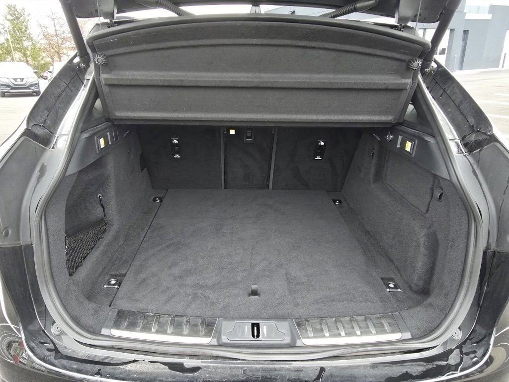 Used 2025 Jaguar F-PACE R-Dynamic S image 17
